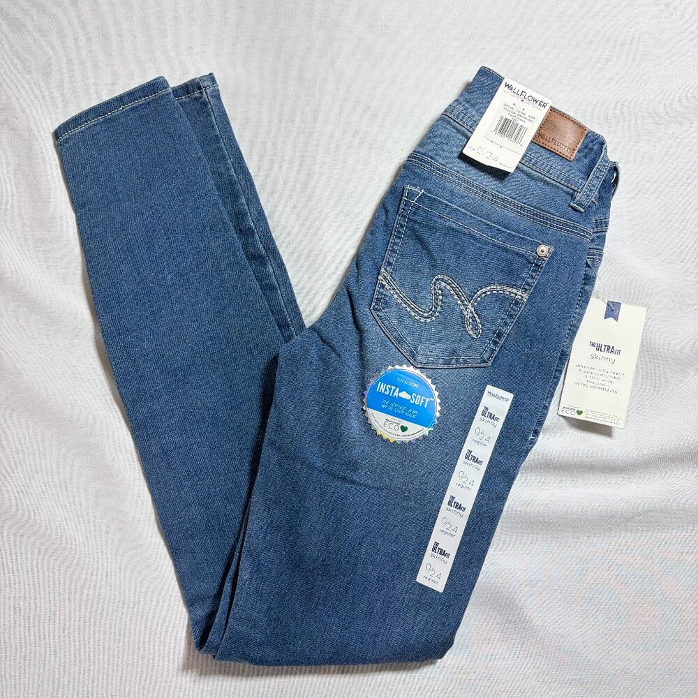 NWT Wallflower InstaSoft Ultra Fit Skinny Blue Denim Jeans Size 0/24 Regular